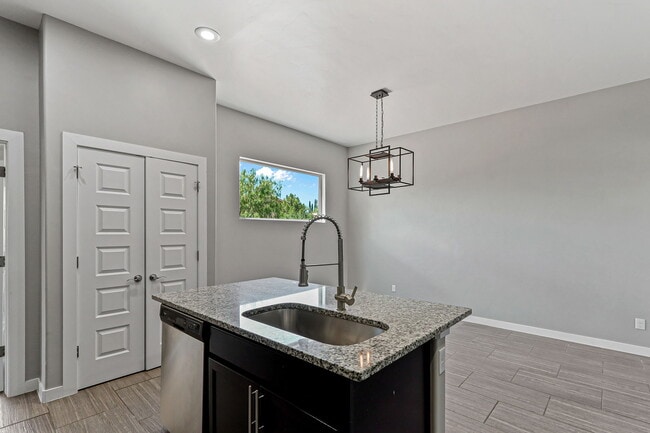 Building Photo - 6350 Escondido Dr