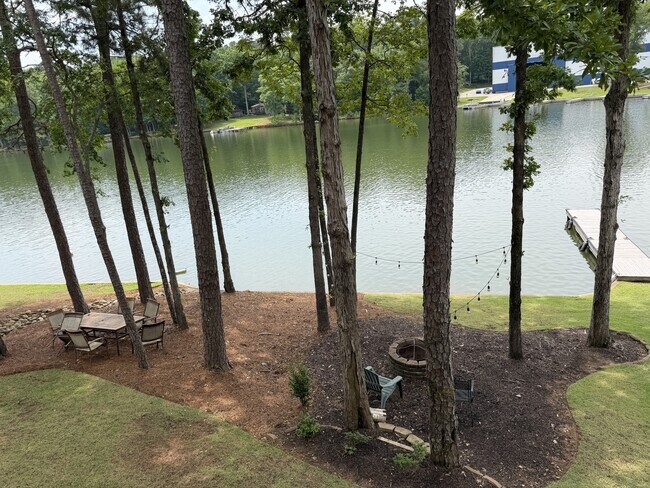 Building Photo - 501 Port Laz Ln