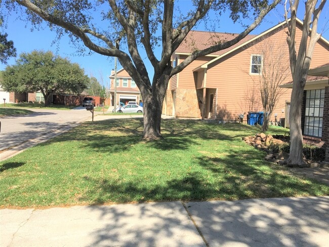 Building Photo - 12944 Orion Ct E