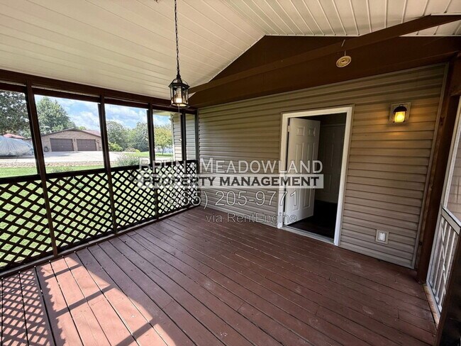 Building Photo - 103 Mapletree Ln