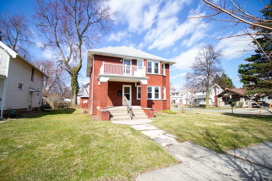 Primary Photo - 1246 Laclede Rd