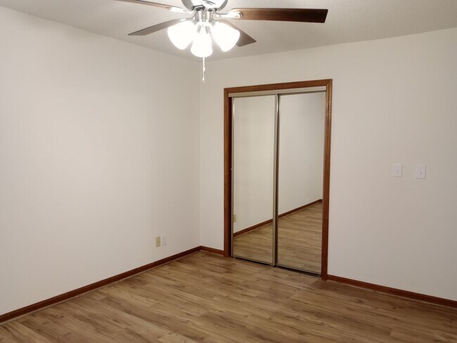 Building Photo - Charming 3 Bedroom, 2 Bath Single Family H...