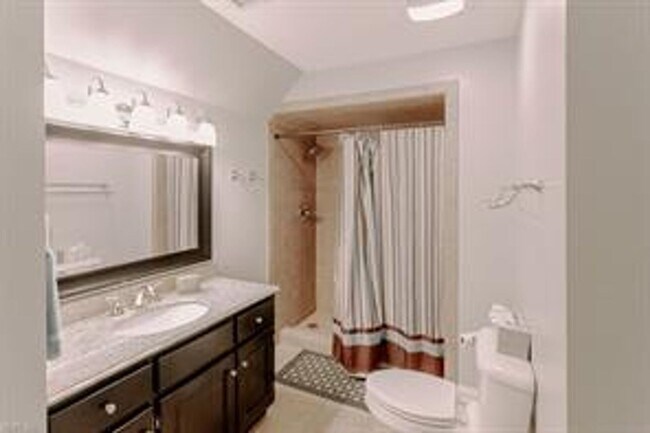 Building Photo - Gorgeous 4 bed, 3 bath in Great Bridge!