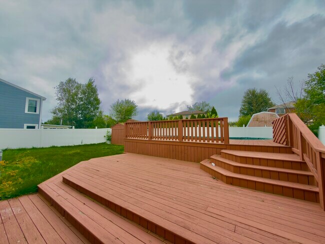 Building Photo - 8049 W Norwood Dr
