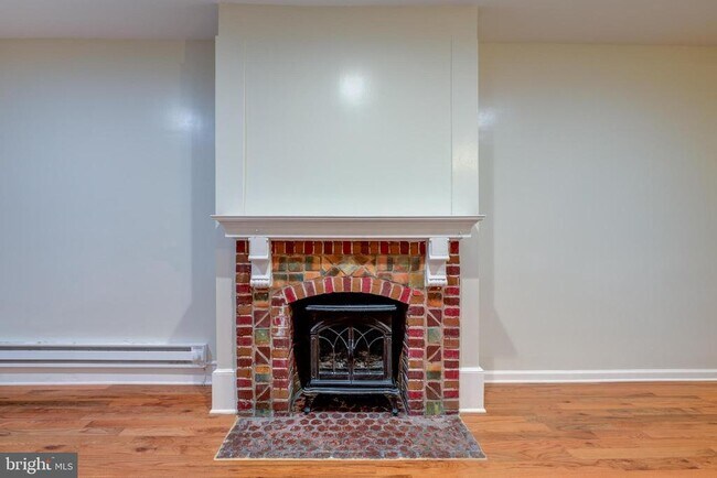 Building Photo - 4924 Chestnut St