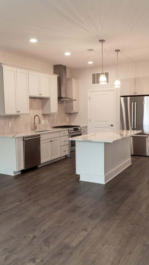 Building Photo - 6633 Dale Dr