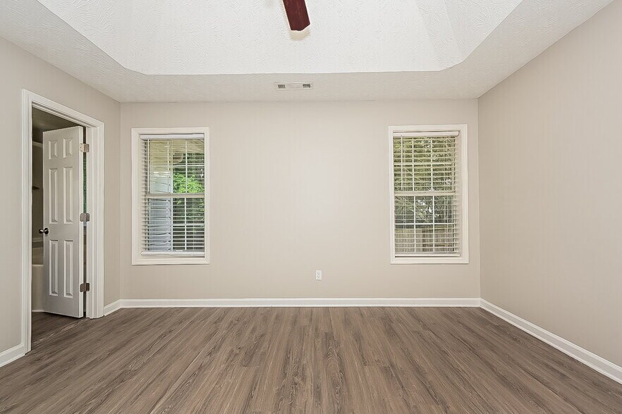 Building Photo - 388 Jasmine Dr