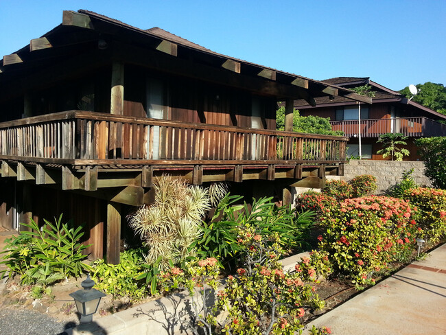 Building Photo - Very private, gated, mostly furnished Maui...