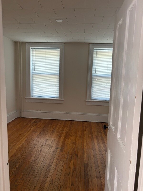 Building Photo - 123 E Gorham St