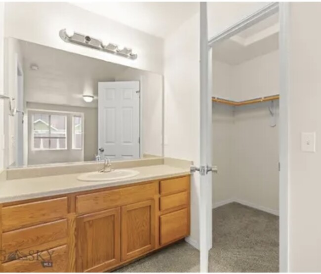 Building Photo - 1120 Longbow Ln