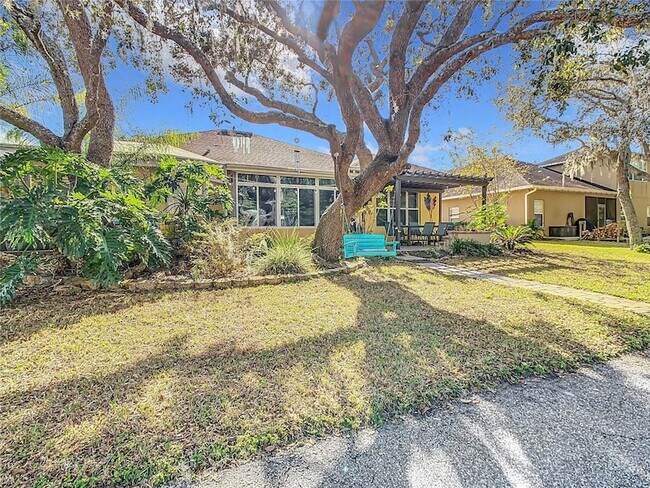 Building Photo - 16829 Midsummer Ln