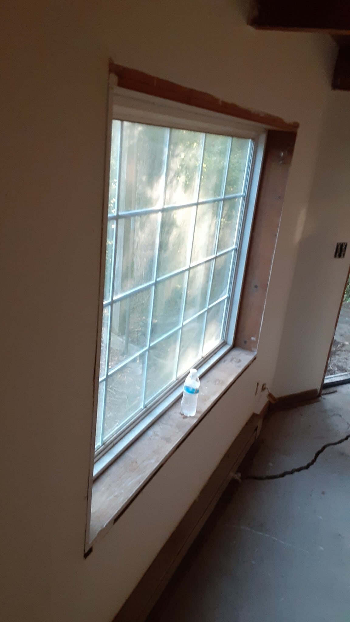 Building Photo - 543 Solar Dr