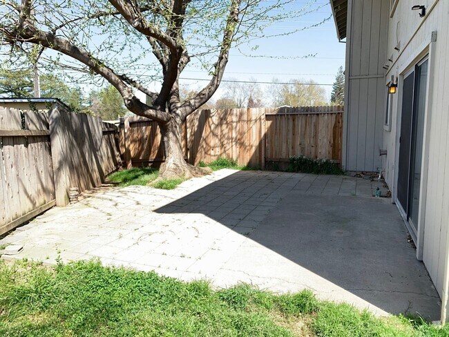 Building Photo - 1441001/60