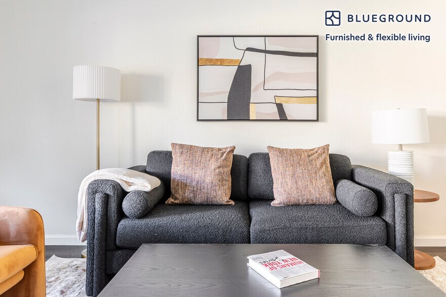 Building Photo - 1941 California St