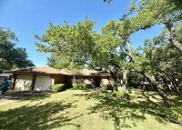 Building Photo - 2305 Monte Carlo Dr
