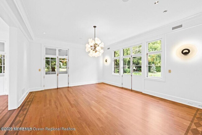 Building Photo - 18 Sheraton Ln