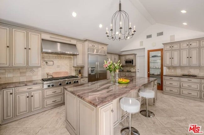 Building Photo - 9545 Dalegrove Dr