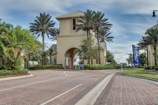 Building Photo - 11461 SW Waldorf Ct