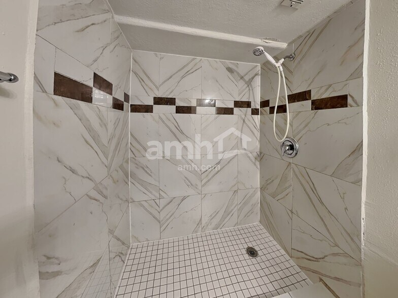 Building Photo - 7051 W Saw Timber Way