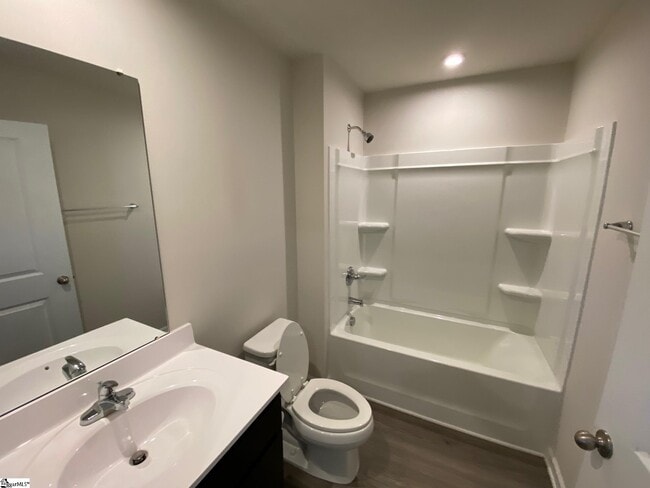 Building Photo - 105 Highland Sta Dr