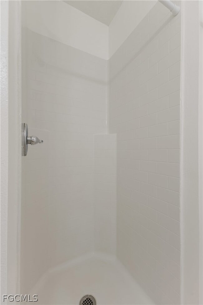 Building Photo - 16599 Davis Rd