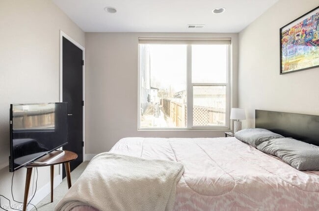 Building Photo - 3 br, 3 bath Townhome - 5743 West 17th Avenue
