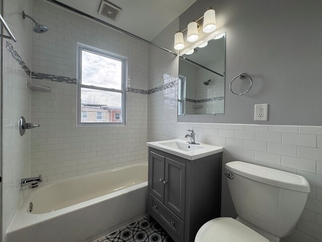 Building Photo - Charming 2 Bed 1.5 Bath Townhome In Beautiful Lily Ponds