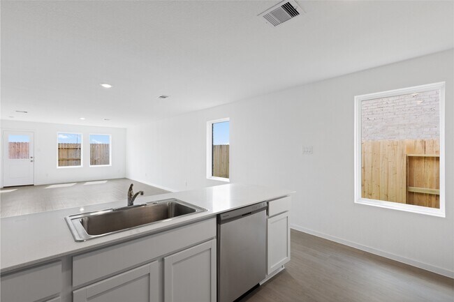 Building Photo - 16854 Great Highlands Dr