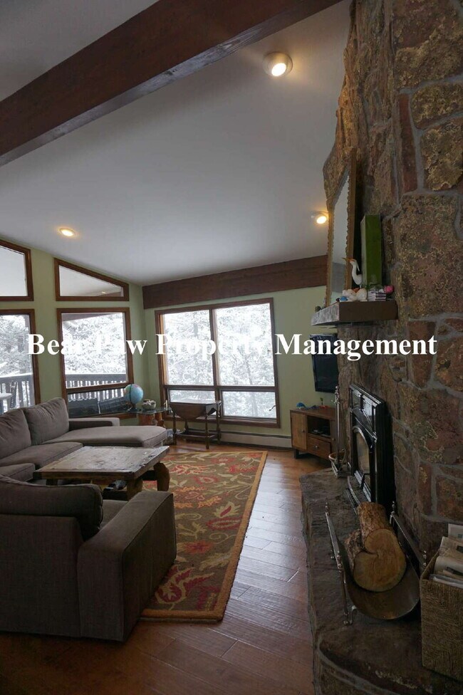 Building Photo - Lovely Home in Soda Creek!!
