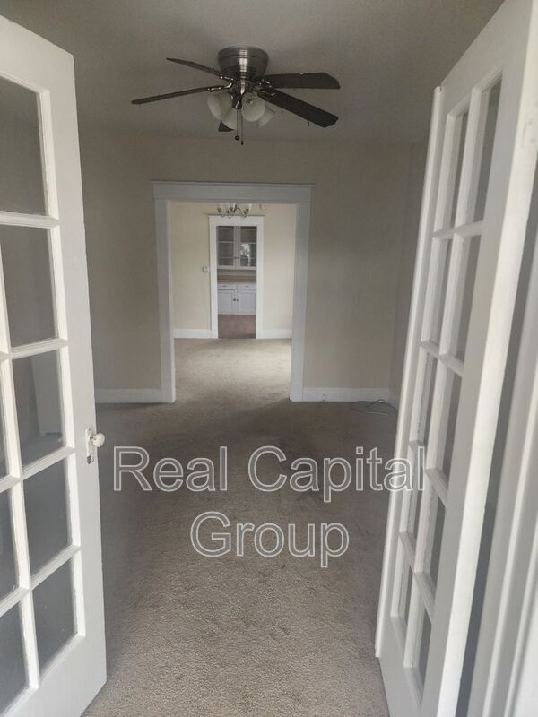 Building Photo - 245 Adams St