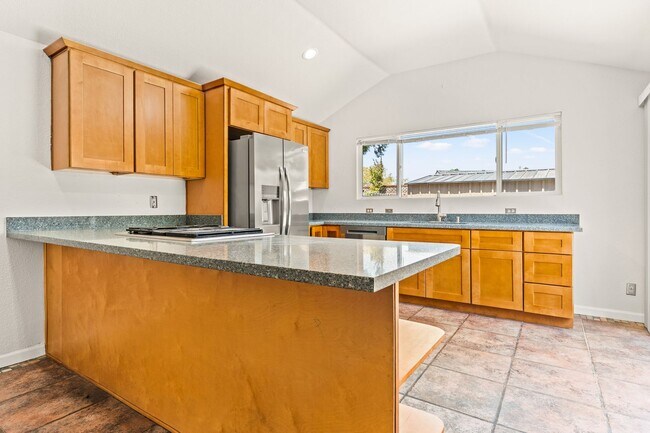 Building Photo - 867 Via Mariposa