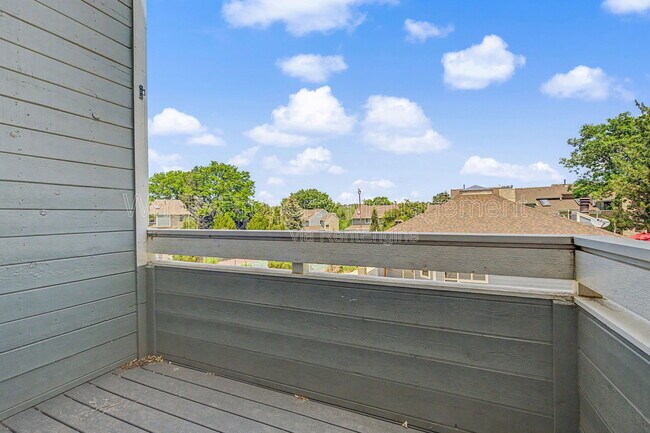 Building Photo - 8757 W Cornell Ave