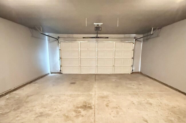 Building Photo - 421 N Walnut Ave