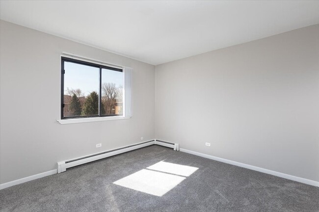 Building Photo - 708 W 65th St