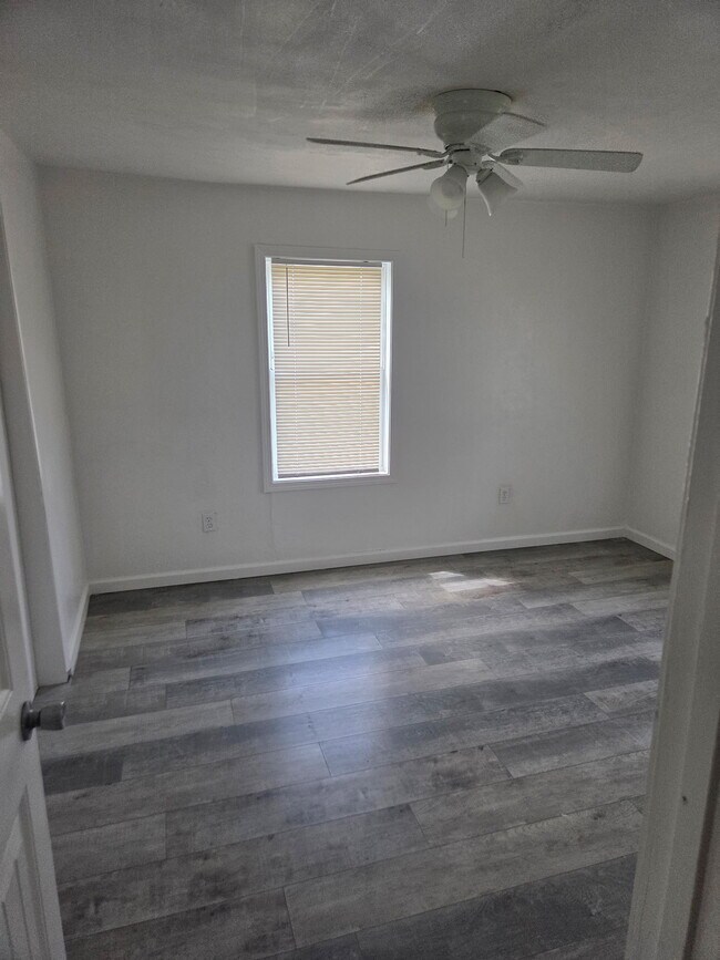 Building Photo - 1801 Jerome Ln
