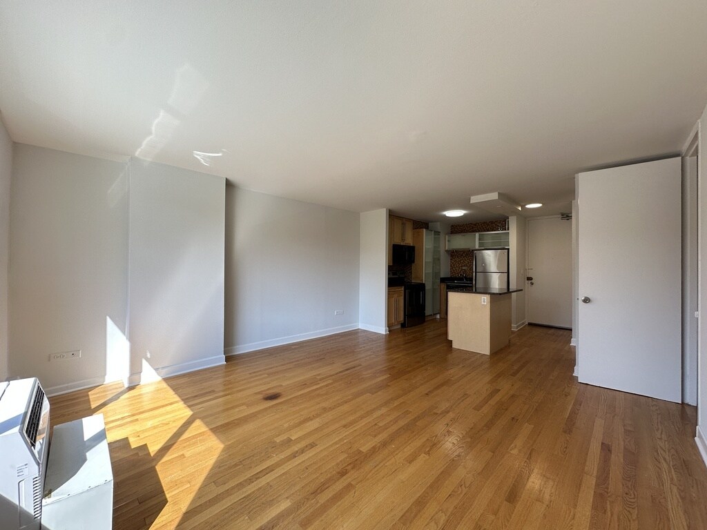 Building Photo - 1442 N Dearborn St