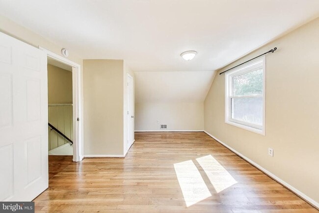 Building Photo - 5714 Ridgway Ave