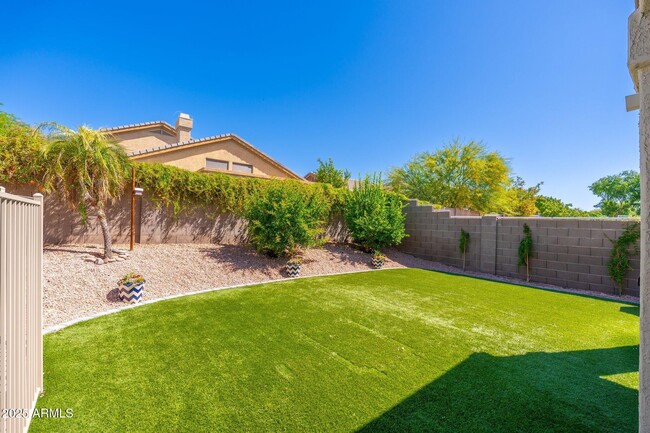 Building Photo - 6746 E Gelding Dr