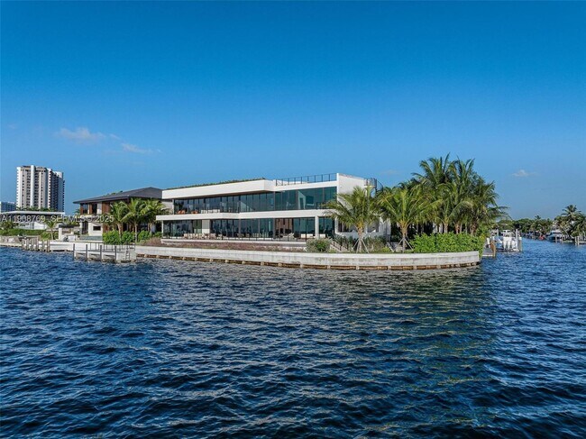 Building Photo - 11400 N Bayshore Dr