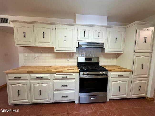 Building Photo - 1067 Villa Linda Way