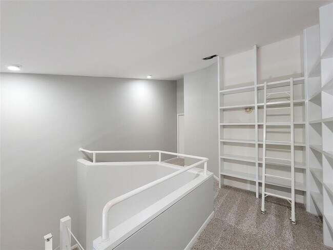 Building Photo - 18309 Sandy Cove Dr