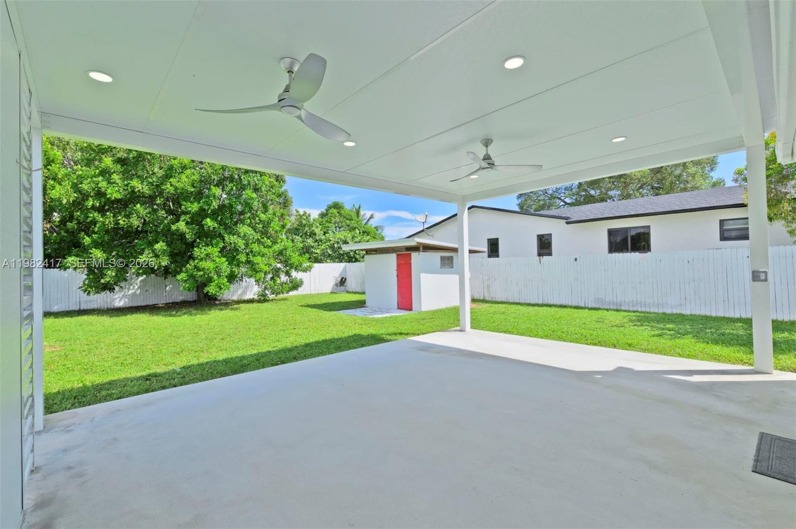 Building Photo - 104 SW 7th St