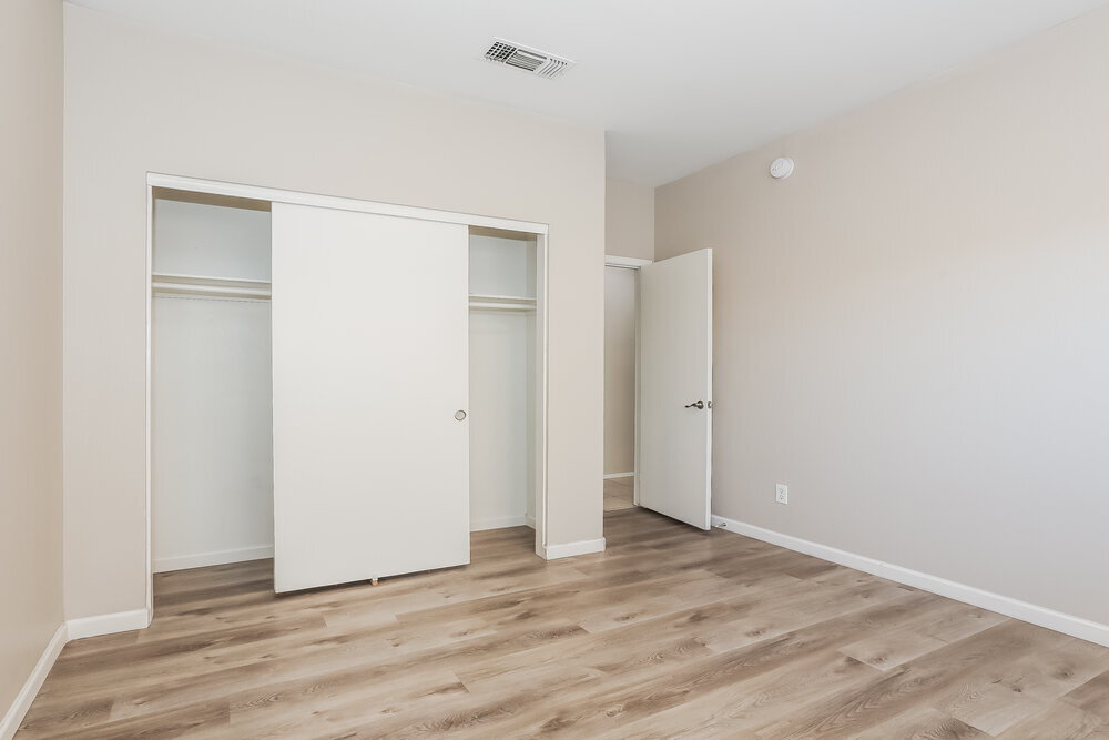 Building Photo - 1563 E Scott Ave