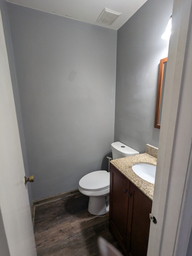 Building Photo - 12 Admiral Ct