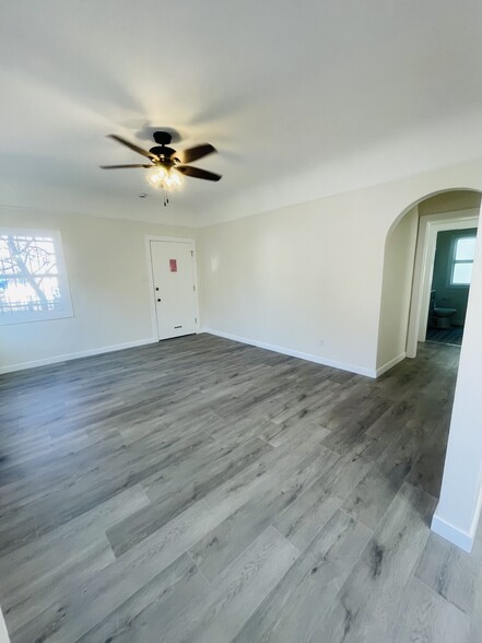 Building Photo - 1208 S St Andrews Pl