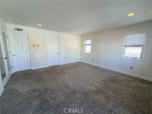 Building Photo - 710 1st Pl