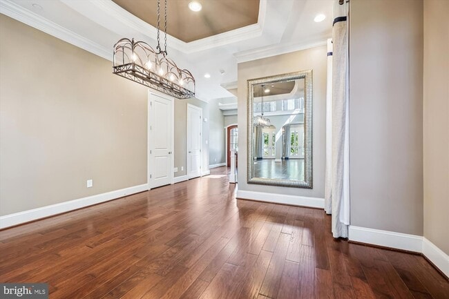 Building Photo - 448 Salk Cir