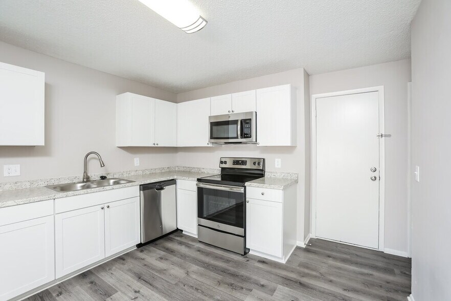 Building Photo - 1275 Pin Oak Dr