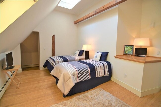 Building Photo - 61 Ledge Rd