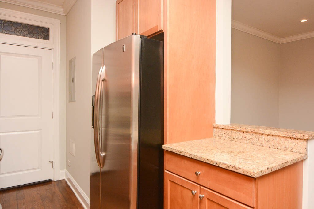 Building Photo - 747 W Addison St